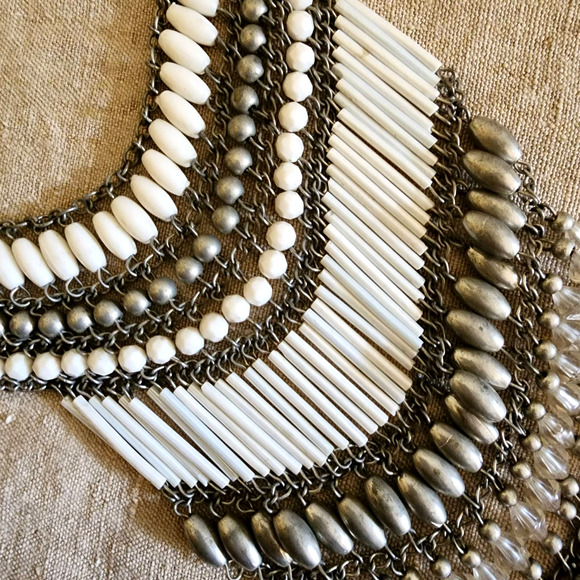Vintage Boho White Beaded Silvertone Fringe Style Statement Necklace 12.5" - Picture 2 of 6